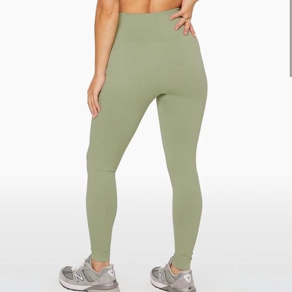 SET ACTIVE Sportbody Leggings Tights Light Green Sage Women’s Medium - Picture 1 of 7